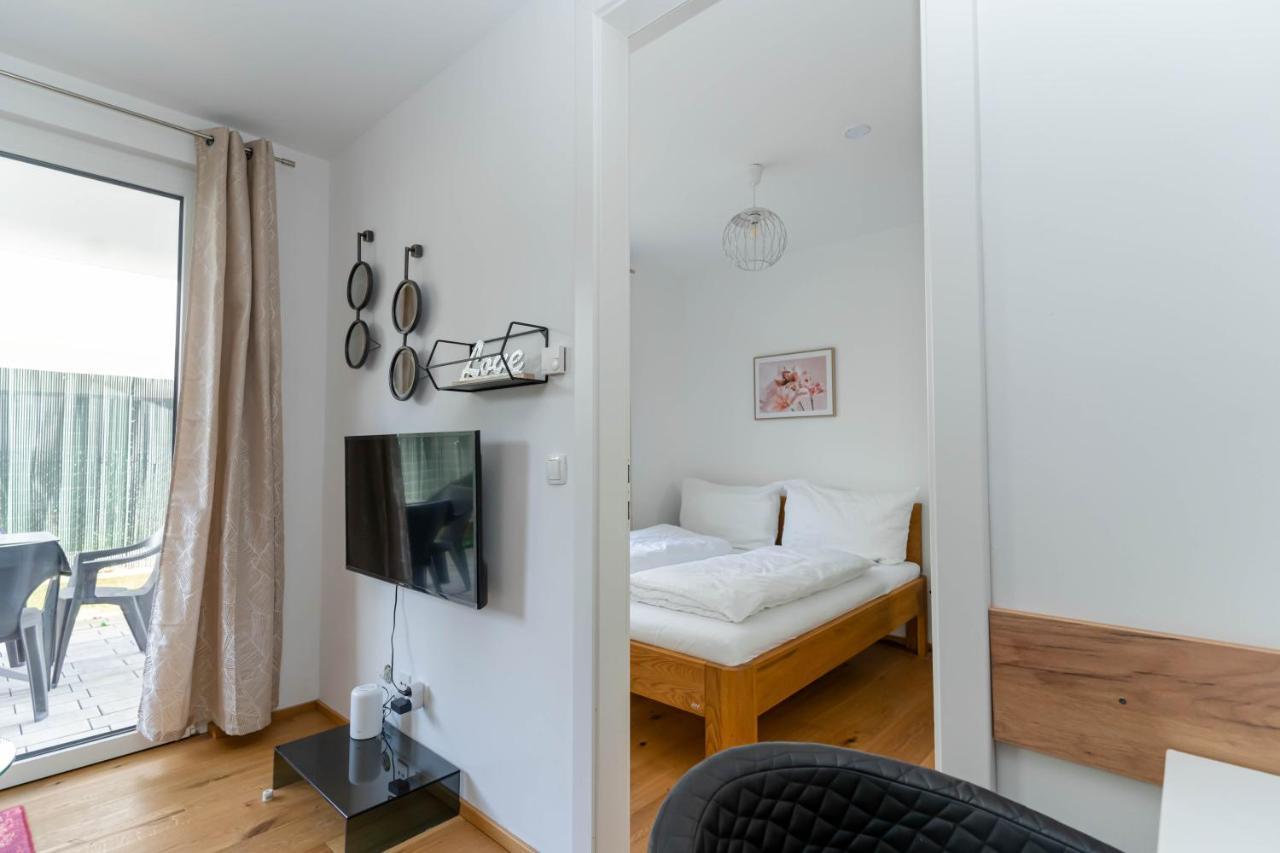 Modern Apartment With Tiny Garden Near City Center Wien Ngoại thất bức ảnh
