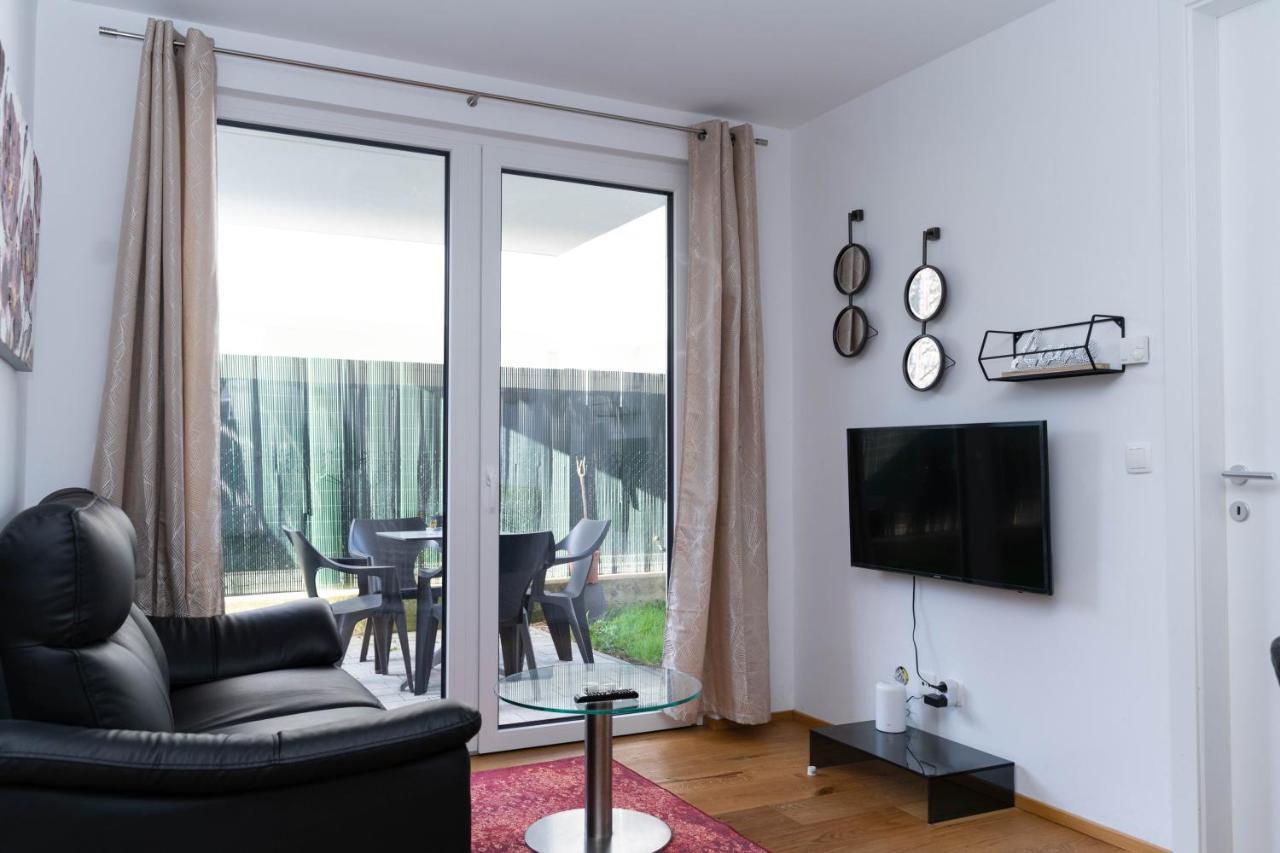 Modern Apartment With Tiny Garden Near City Center Wien Ngoại thất bức ảnh