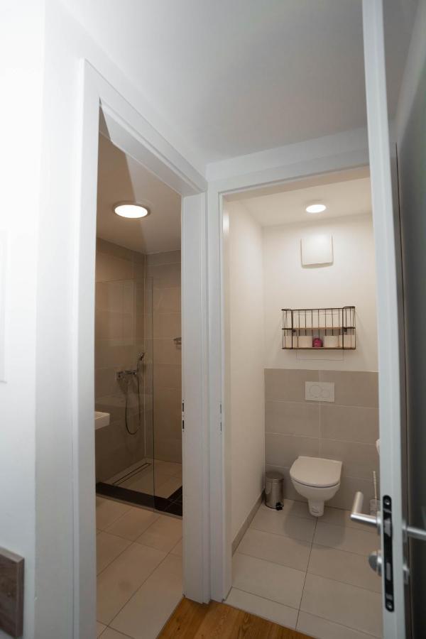 Modern Apartment With Tiny Garden Near City Center Wien Ngoại thất bức ảnh