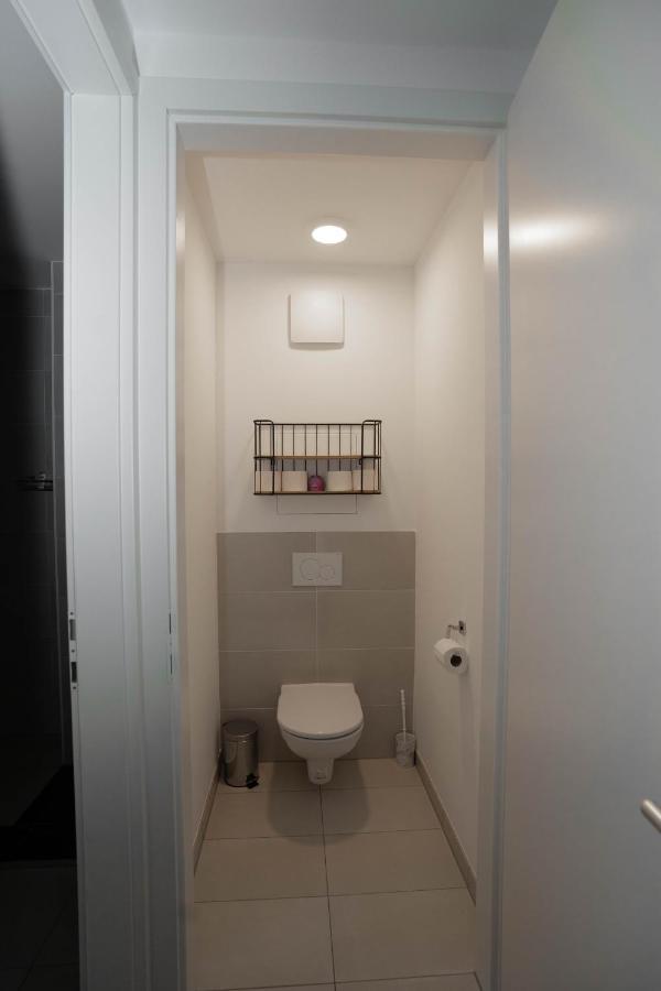 Modern Apartment With Tiny Garden Near City Center Wien Ngoại thất bức ảnh